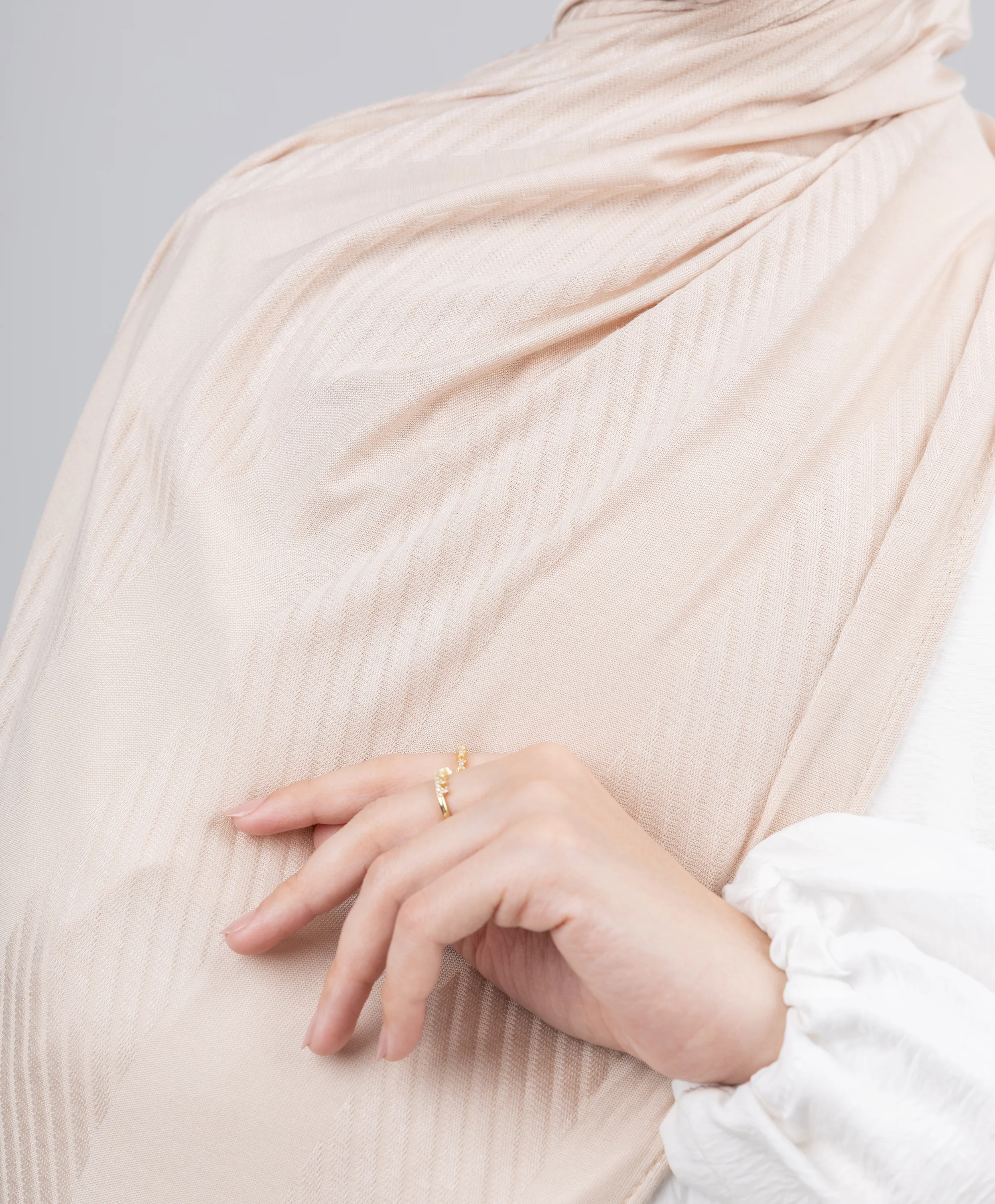Dainty Kuwaiti Scarf