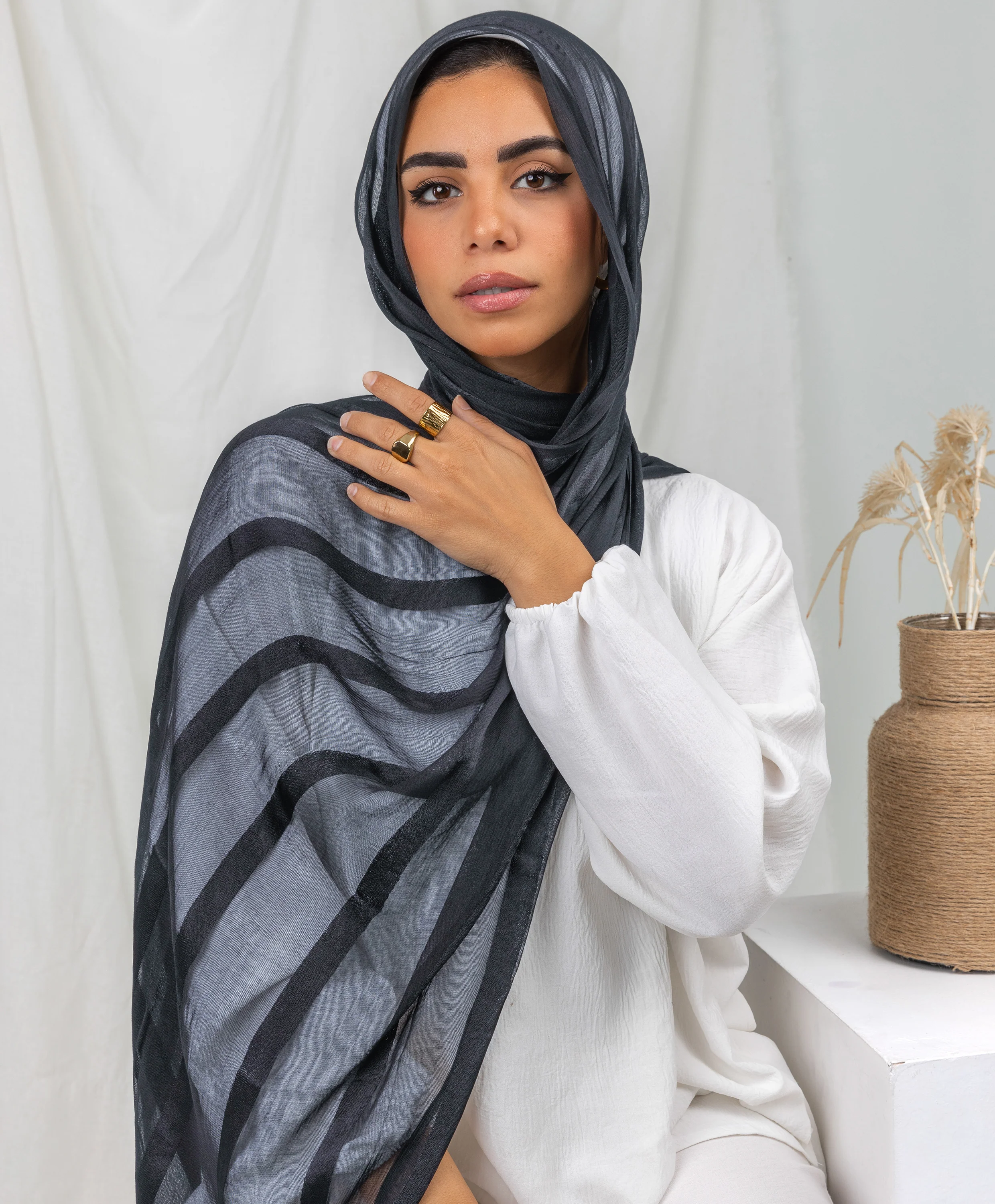 Lustrous Linen Scarf - Image 14