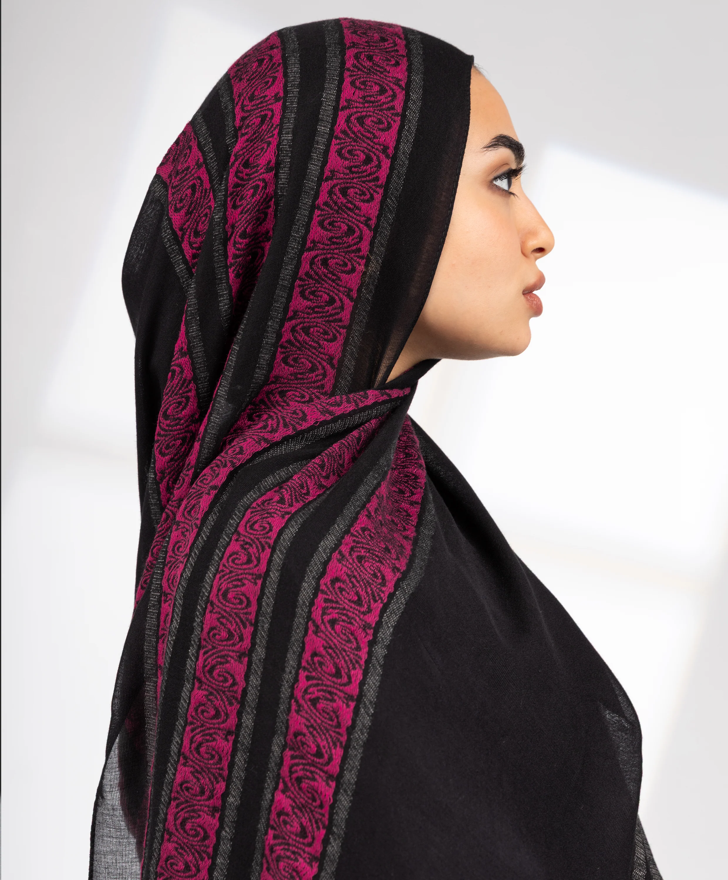 Midnight Linen Scarf - Image 3