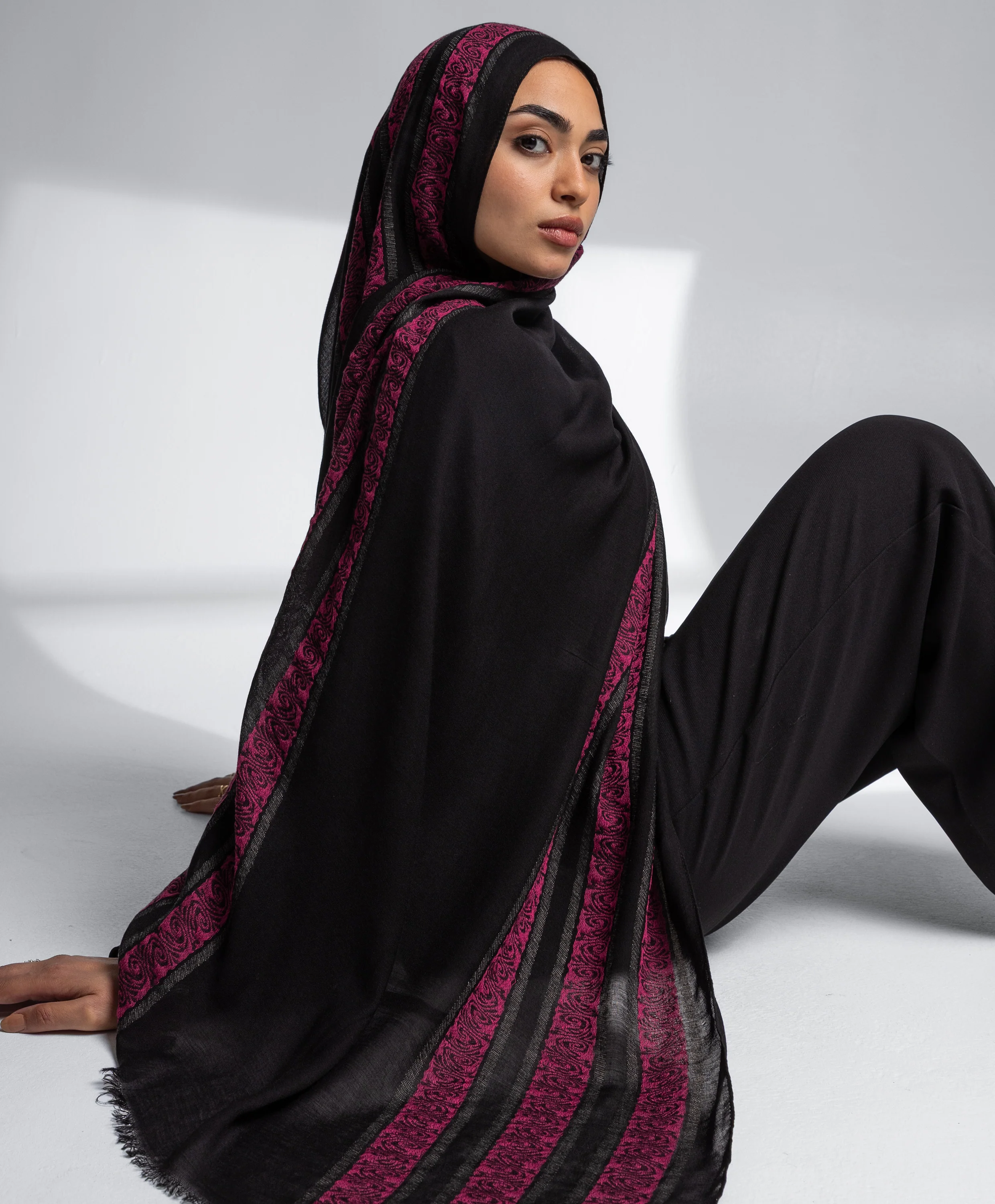 Midnight Linen Scarf - Image 4