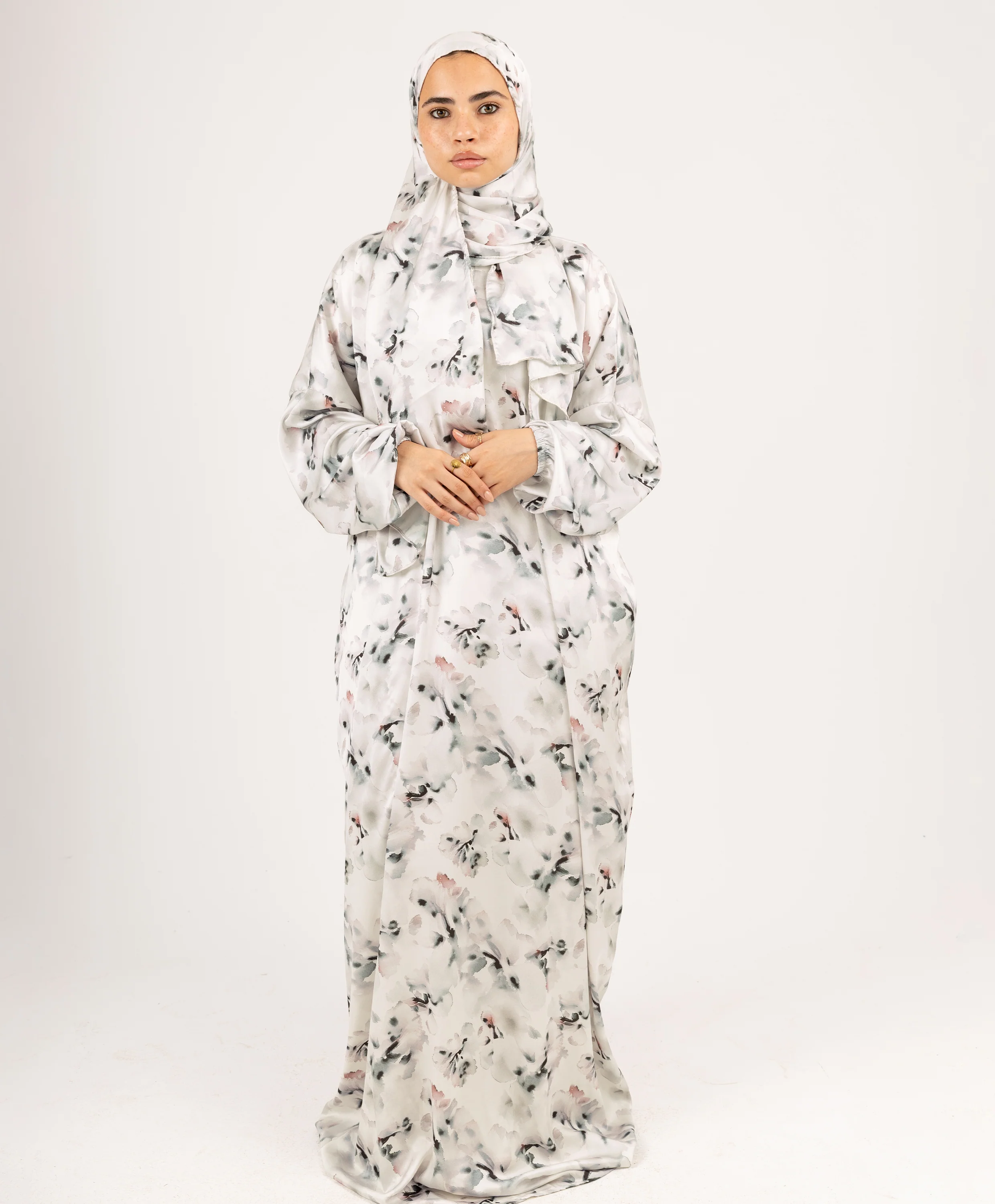 Pale Hues Satin Isdal