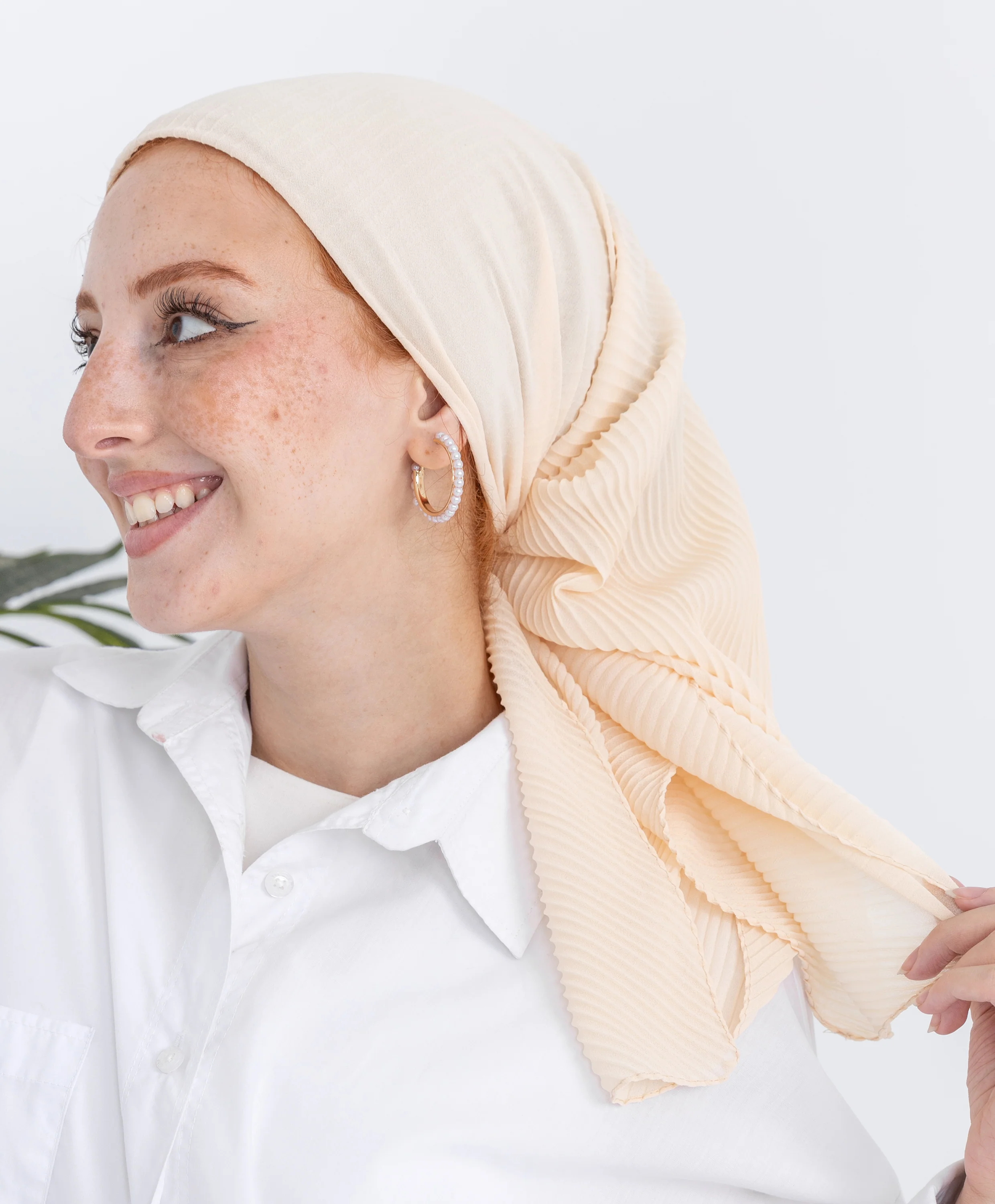 Pleated Plain Square Scarf - Image 5