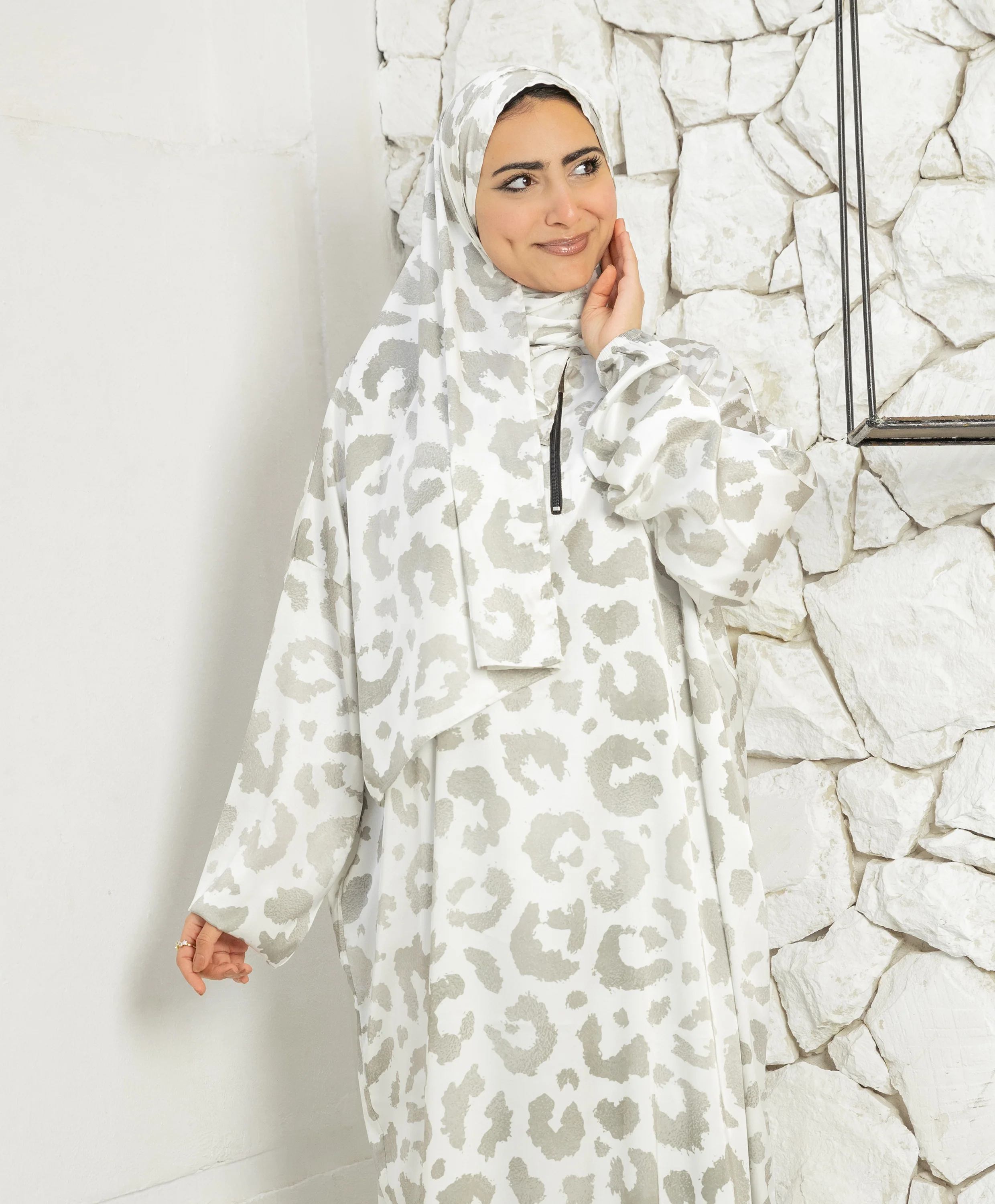 Sage Leopard Satin Isdal - Image 2